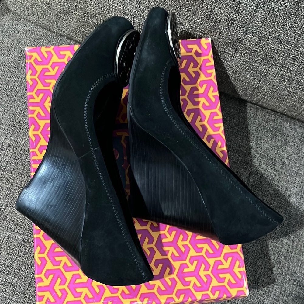 New Tory Burch Sophie Wedge Suede shoes - Picture 8 of 12